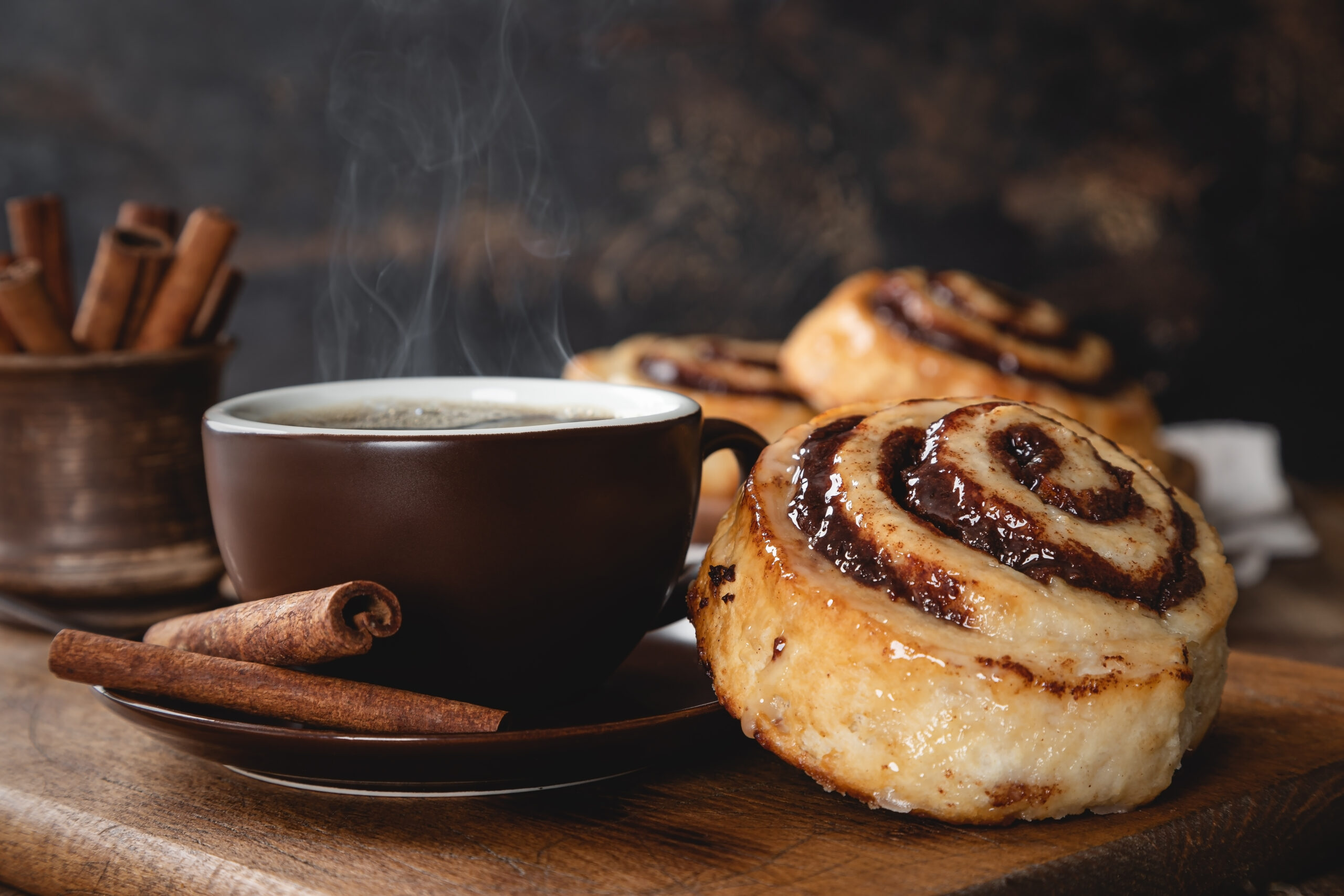 Brötchen und Kaffee – die ersten Genussmomente des Tages Brötchen und Kaffee – die ersten Genussmomente des Tages